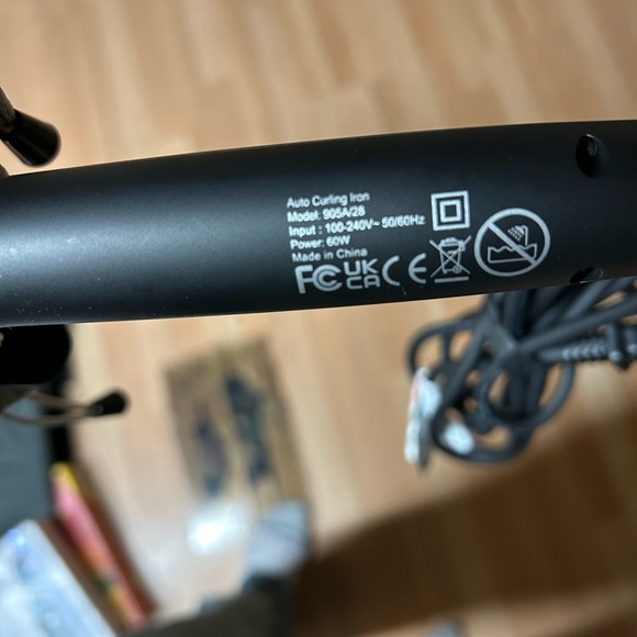 Luxspire Auto Curling Iron - Used once. - Picture 3 of 3